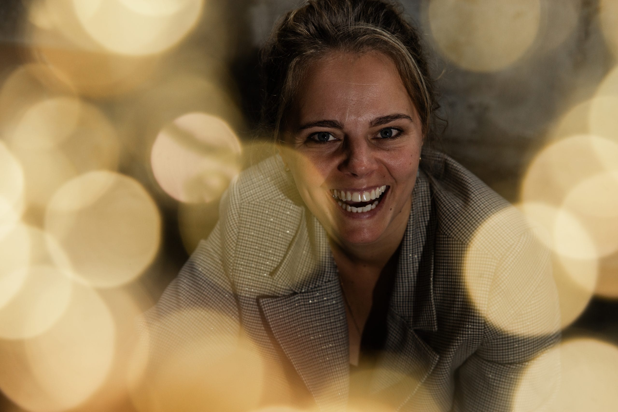 romy-fotografie-16 Foto van Romy Brummelkamp met kerstlampjes